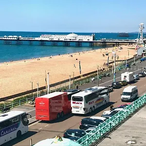 Seafront Duplex & Hot Tub Apartment